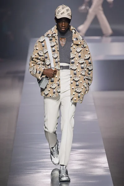 Look 30